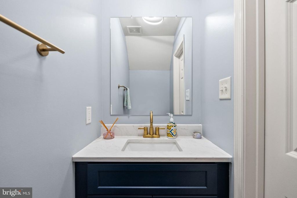 Image 25 of property listing at 1376 MAIN MEWS, Gaithersburg, MD 20878
