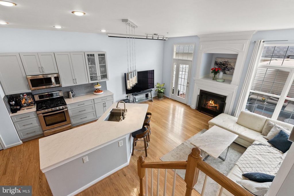 Image 26 of property listing at 1376 MAIN MEWS, Gaithersburg, MD 20878