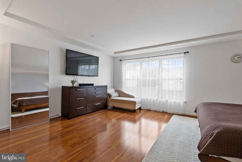 Image 32 of property listing at 1376 MAIN MEWS, Gaithersburg, MD 20878