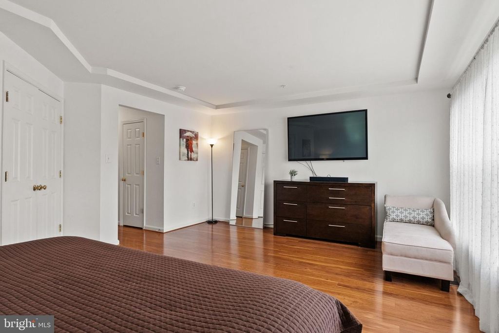 Image 33 of property listing at 1376 MAIN MEWS, Gaithersburg, MD 20878