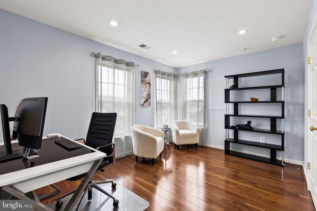 Image 52 of property listing at 1376 MAIN MEWS, Gaithersburg, MD 20878