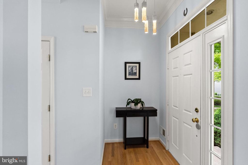 Image 6 of property listing at 1376 MAIN MEWS, Gaithersburg, MD 20878