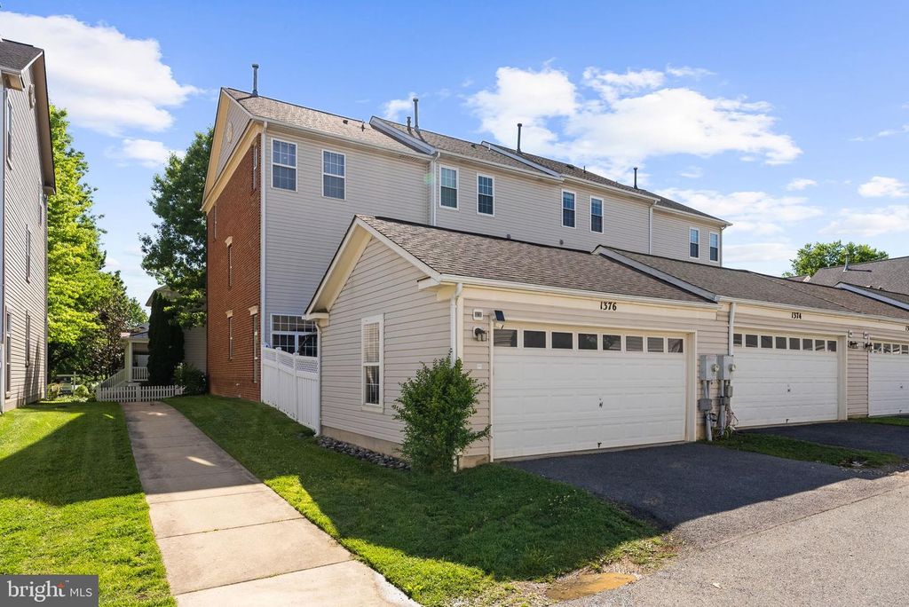 Image 61 of property listing at 1376 MAIN MEWS, Gaithersburg, MD 20878