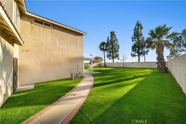 6766 Royal Crest Court, Fontana, CA 92336