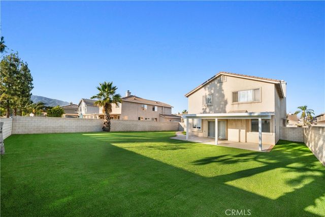 6766 Royal Crest Court, Fontana, CA 92336