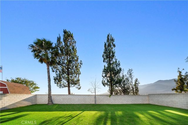6766 Royal Crest Court, Fontana, CA 92336