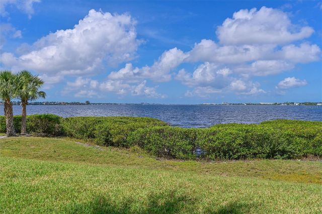 910 TIDEWATER SHORES LOOP 208, Bradenton, FL 34208