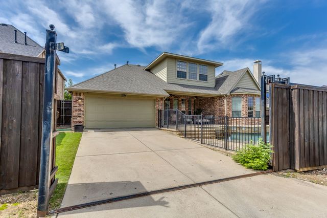 2017 Ironside Drive, Lewisville, TX 75056