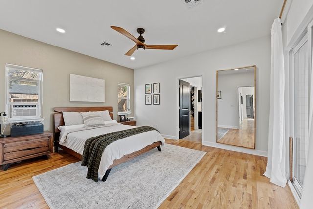 608 Oak Hollow Dr, Kerrville, TX 78028