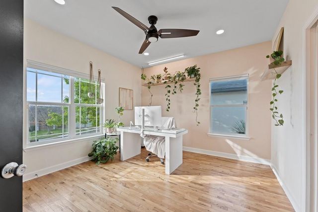 608 Oak Hollow Dr, Kerrville, TX 78028