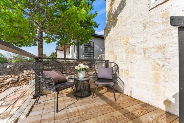 608 Oak Hollow Dr, Kerrville, TX 78028