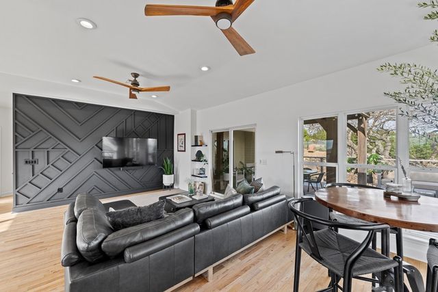 608 Oak Hollow Dr, Kerrville, TX 78028