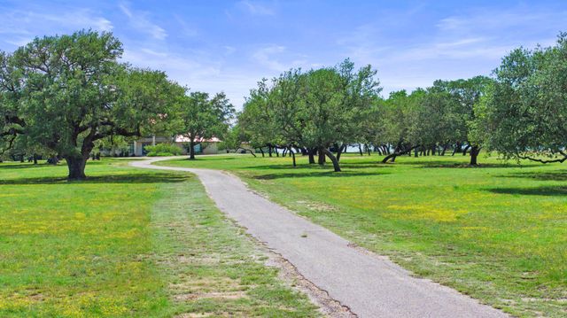 539 Oak Vista DR, Burnet, TX 78611