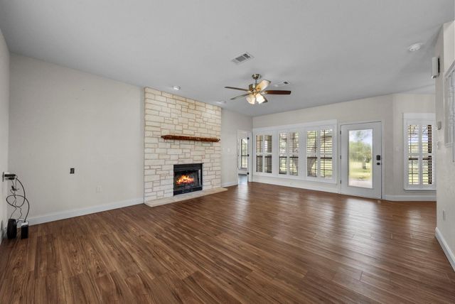 539 Oak Vista DR, Burnet, TX 78611