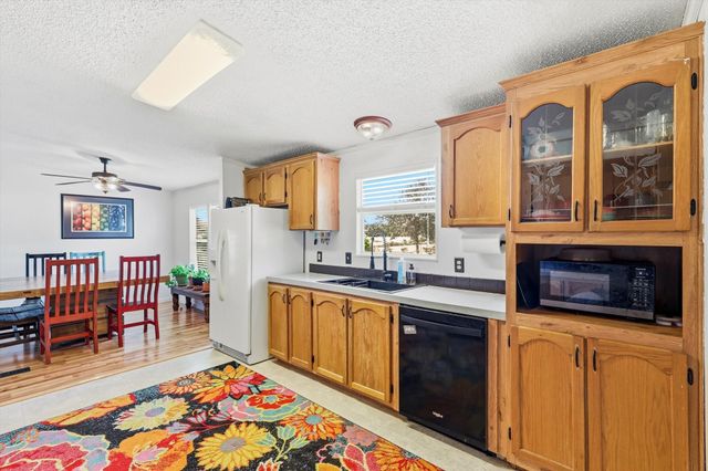 5894 Stone Creek Drive, Sanger, TX 76266