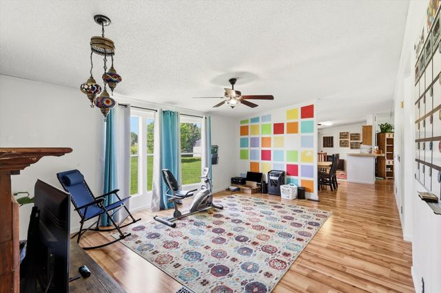 5894 Stone Creek Drive, Sanger, TX 76266