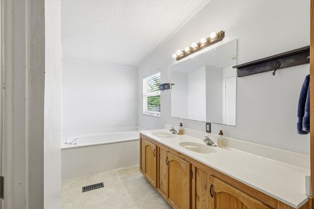 5894 Stone Creek Drive, Sanger, TX 76266