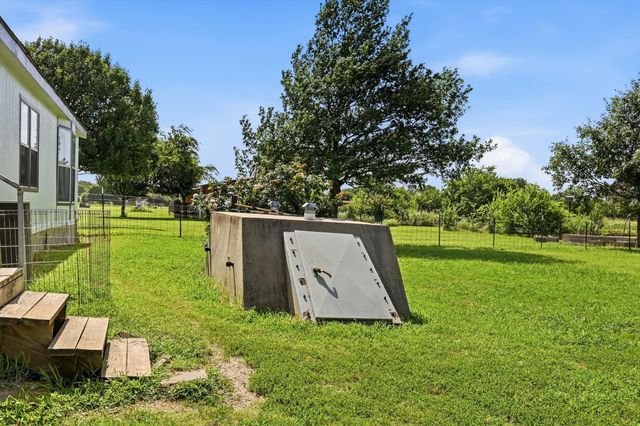 5894 Stone Creek Drive, Sanger, TX 76266