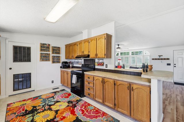 5894 Stone Creek Drive, Sanger, TX 76266