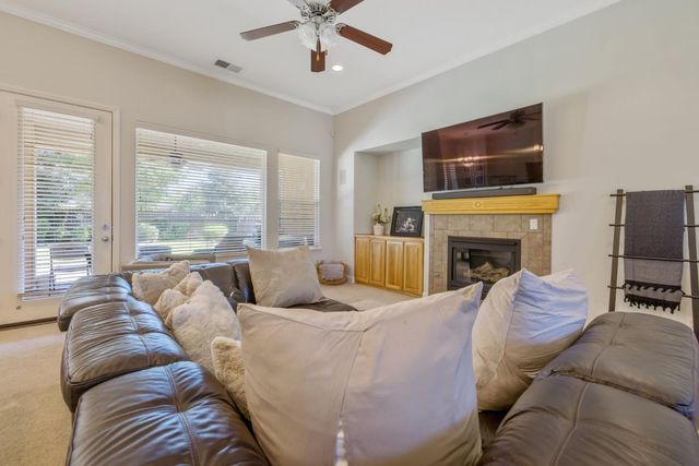 6733 W Dovewood Lane, Fresno, CA 93723