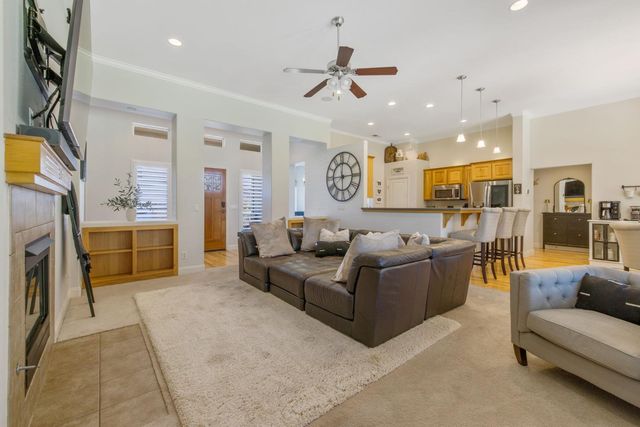 6733 W Dovewood Lane, Fresno, CA 93723