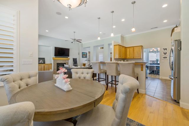 6733 W Dovewood Lane, Fresno, CA 93723