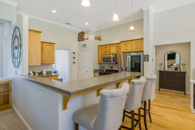 6733 W Dovewood Lane, Fresno, CA 93723