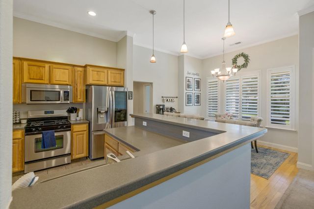6733 W Dovewood Lane, Fresno, CA 93723