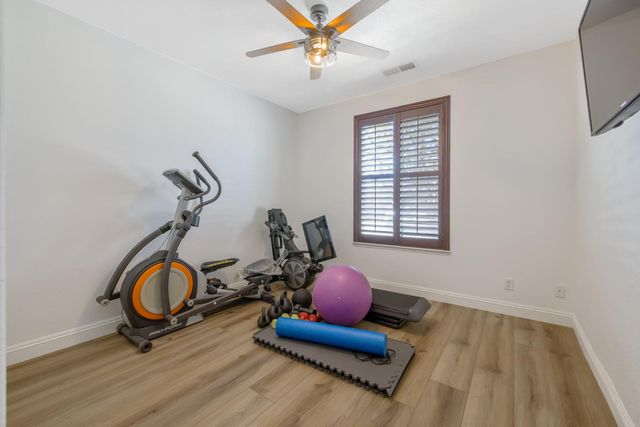6733 W Dovewood Lane, Fresno, CA 93723