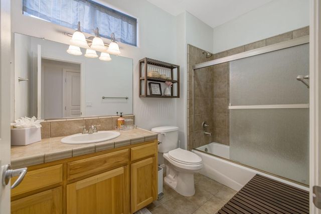 6733 W Dovewood Lane, Fresno, CA 93723
