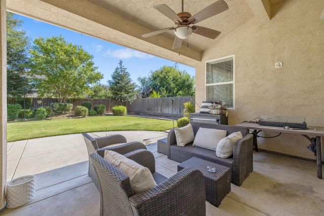 6733 W Dovewood Lane, Fresno, CA 93723