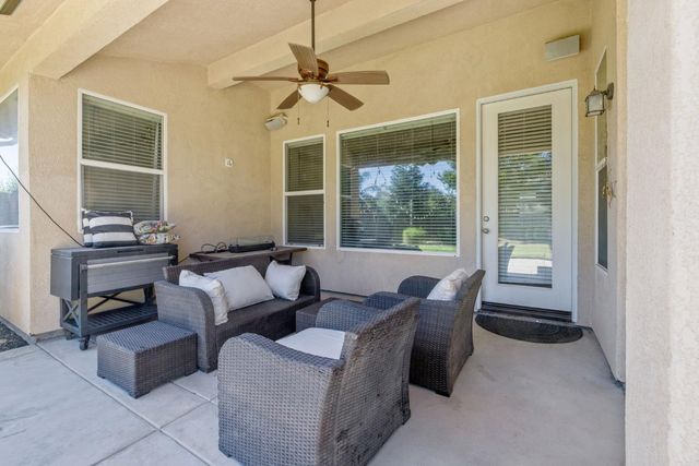 6733 W Dovewood Lane, Fresno, CA 93723
