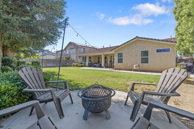 6733 W Dovewood Lane, Fresno, CA 93723