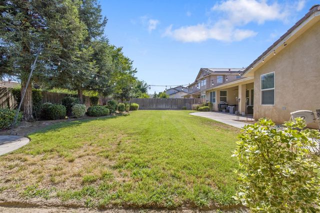 6733 W Dovewood Lane, Fresno, CA 93723