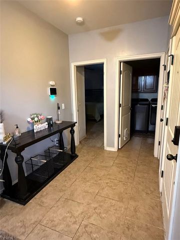 8041 Waters Edge Way, Oklahoma City, OK 73135