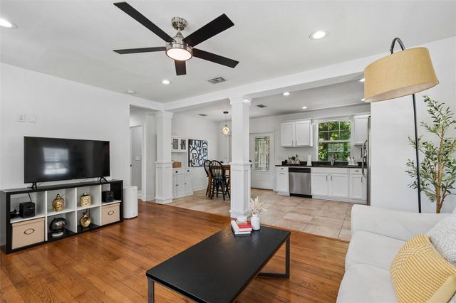 2801 S MANHATTAN AVENUE, Tampa, FL 33629