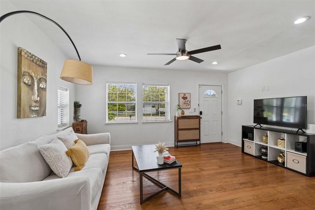 2801 S MANHATTAN AVENUE, Tampa, FL 33629