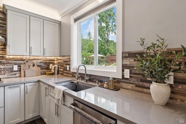 227 Theodor Ln, Sonoma, CA 95476