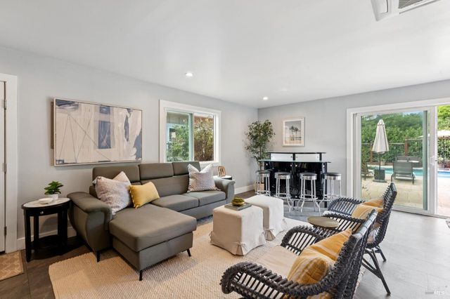 227 Theodor Ln, Sonoma, CA 95476