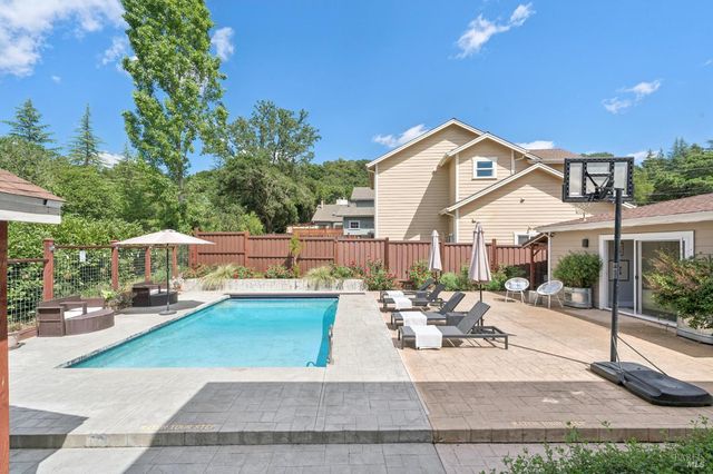 227 Theodor Ln, Sonoma, CA 95476