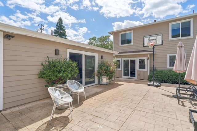 227 Theodor Ln, Sonoma, CA 95476