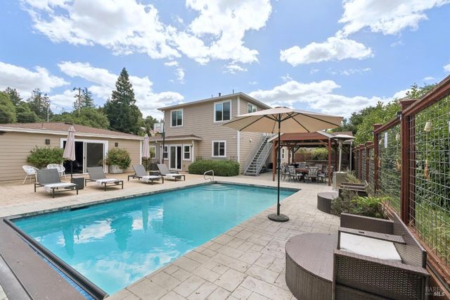 227 Theodor Ln, Sonoma, CA 95476