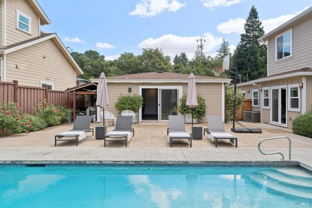 227 Theodor Ln, Sonoma, CA 95476