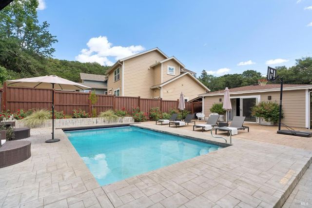 227 Theodor Ln, Sonoma, CA 95476