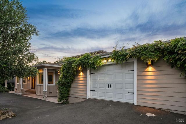 227 Theodor Ln, Sonoma, CA 95476