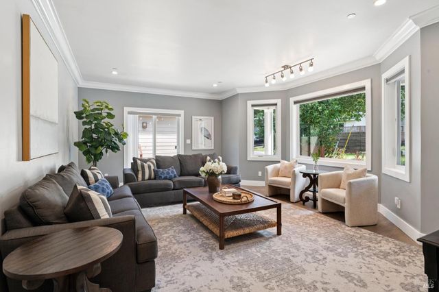 227 Theodor Ln, Sonoma, CA 95476