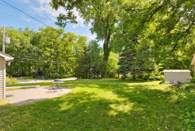 1825 24th Drive, Des Moines, IA 50310