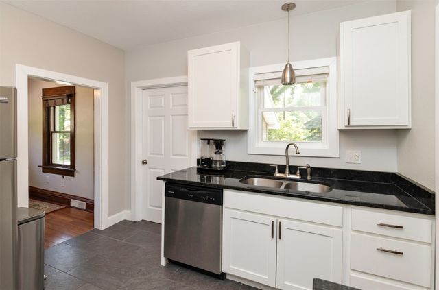 1825 24th Drive, Des Moines, IA 50310