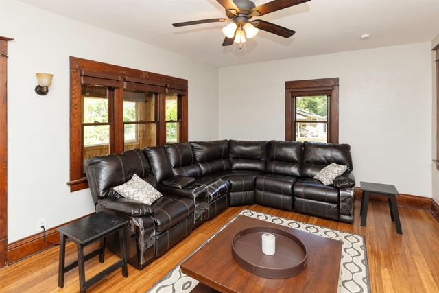 1825 24th Drive, Des Moines, IA 50310