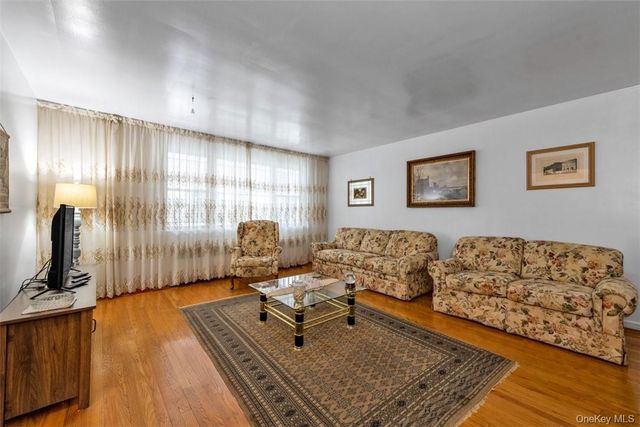 1201 Neill Avenue, Bronx, NY 10461